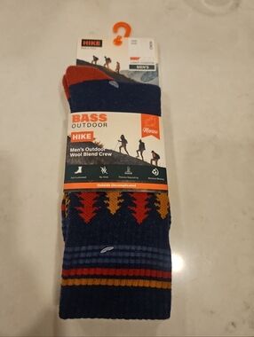 BASS Outdoor Men's Crew Socks  WOOL Blend Cushioned  Navy w Forrest Trees 6-12